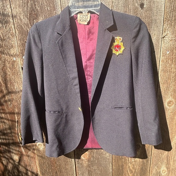 Blazer - Picture 2 of 9